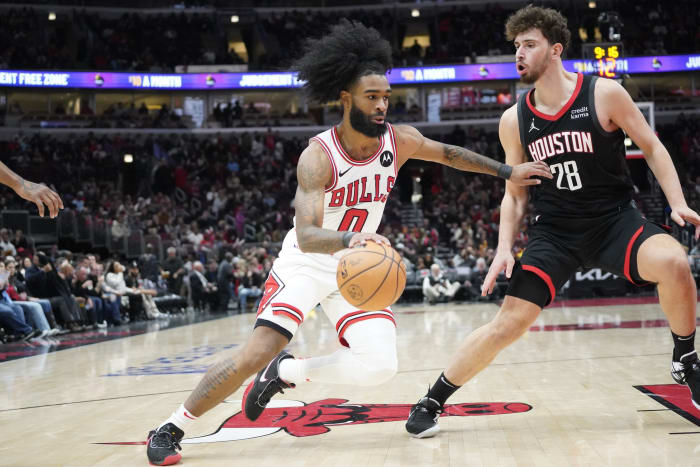 Houston Rockets center Alperen Sengun (28) defends Chicago Bulls guard Coby White (0) during the second half at United Center
